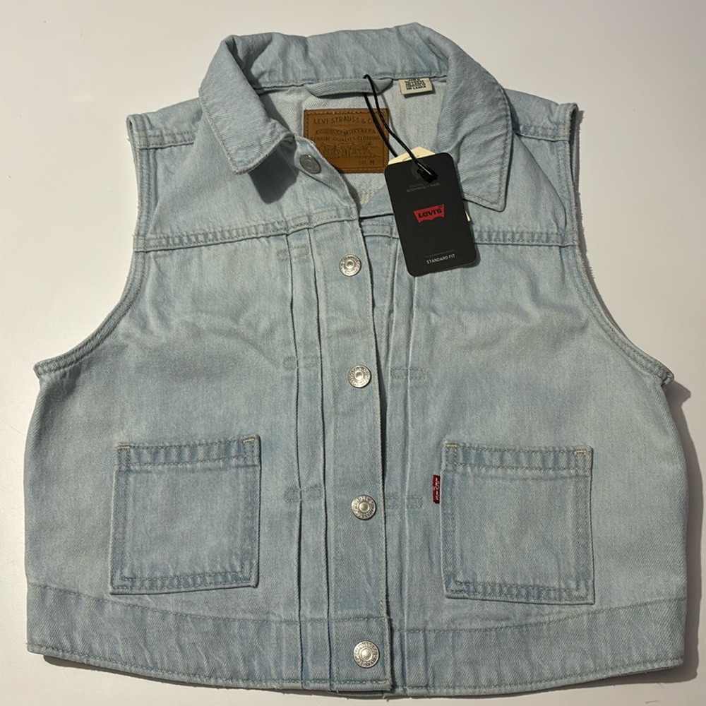 Levi’s cropped denim vest NWT!